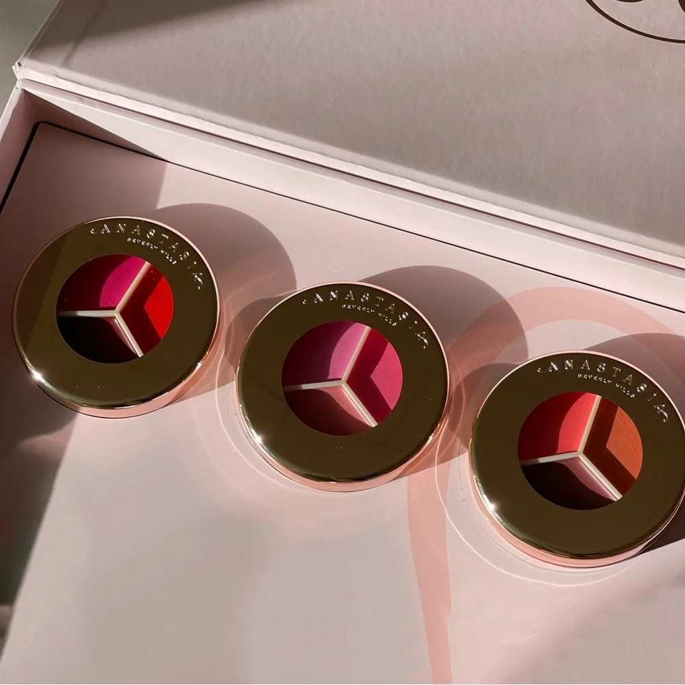 Brand New- Anastasia Beverly Hills Magic Touch Blush Trio Set 💗✨